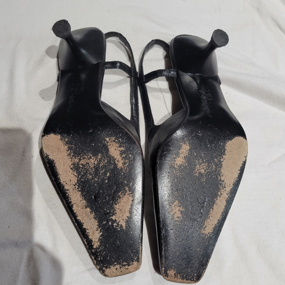Black Square toe kitten heel slings.  SIZE 4 - Picture 6 of 6